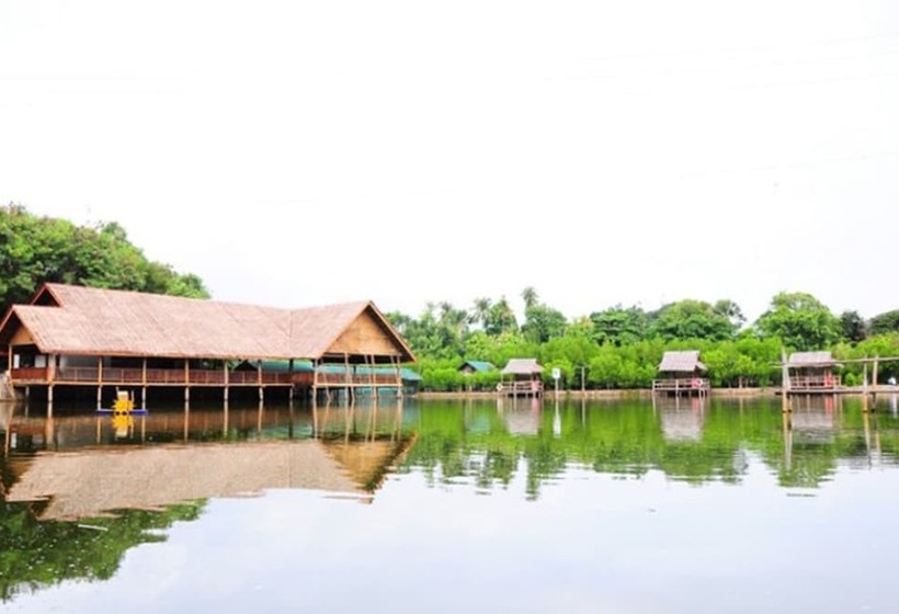 Отель Papa Kit's Marina And Fishing Lagoon