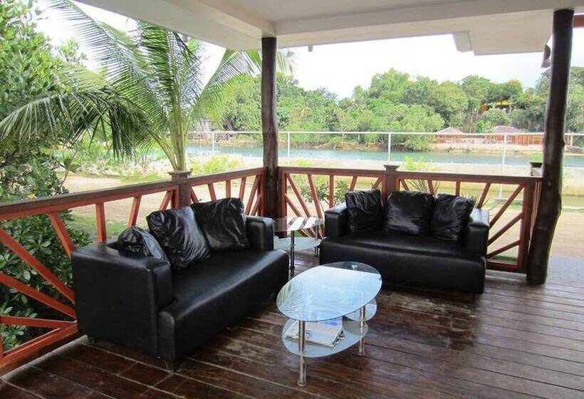 Отель Papa Kit's Marina And Fishing Lagoon