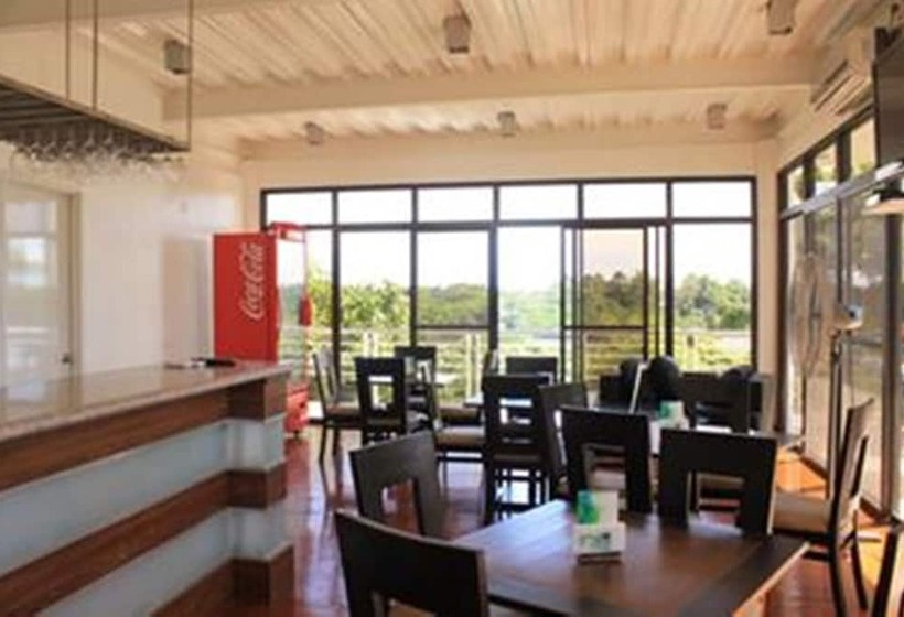 Отель Papa Kit's Marina And Fishing Lagoon