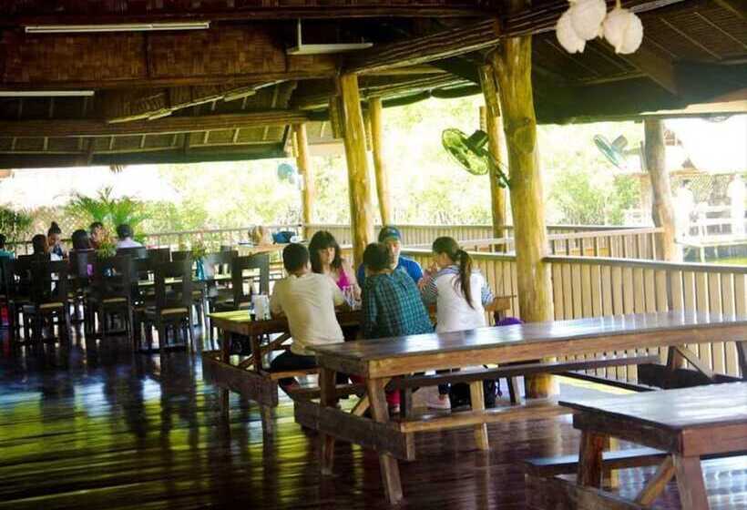 Отель Papa Kit's Marina And Fishing Lagoon