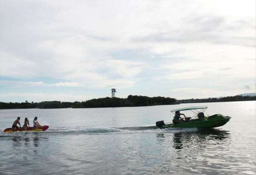 Отель Papa Kit's Marina And Fishing Lagoon