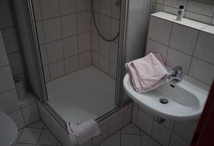 호텔 Radlstadl  Brauhaus Und