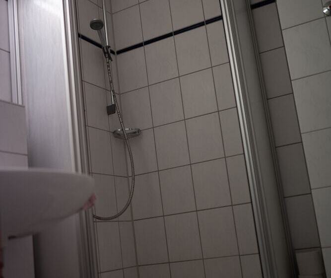 호텔 Radlstadl  Brauhaus Und