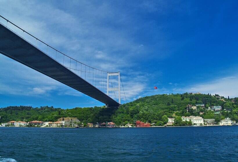 هتل Renova Turizm