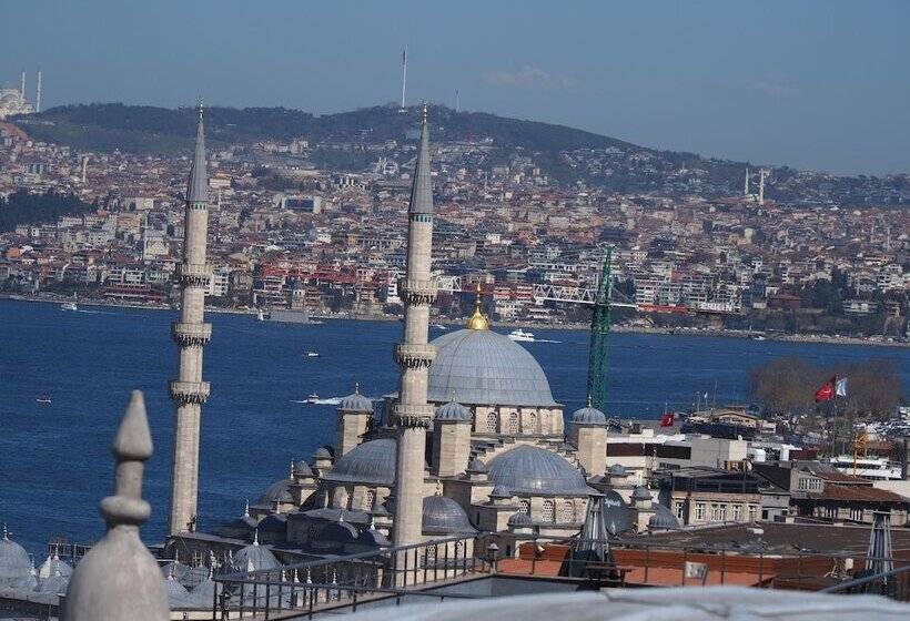 هتل Renova Turizm