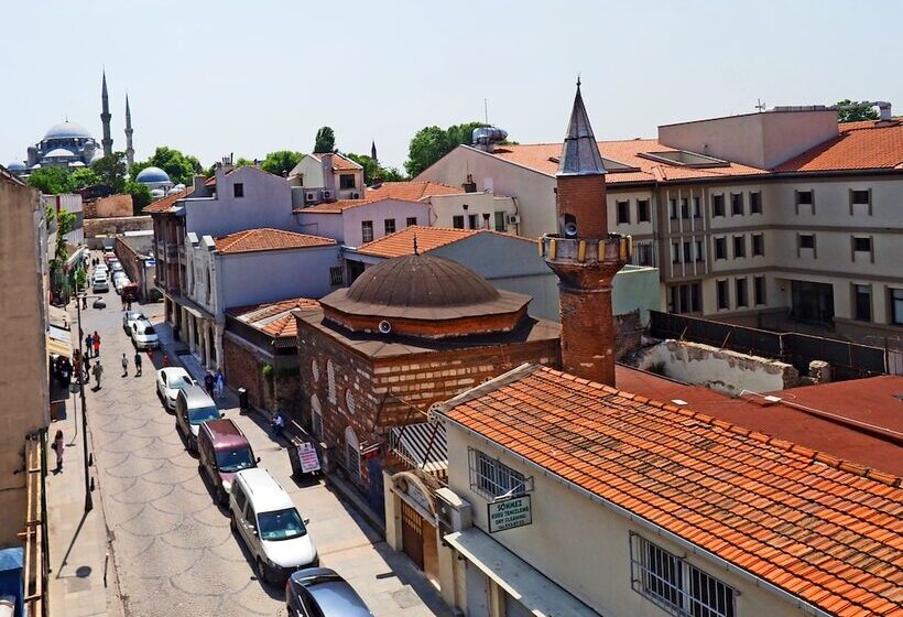 هتل Renova Turizm