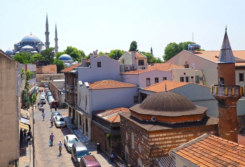 هتل Renova Turizm