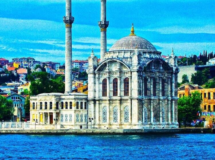 هتل Renova Turizm