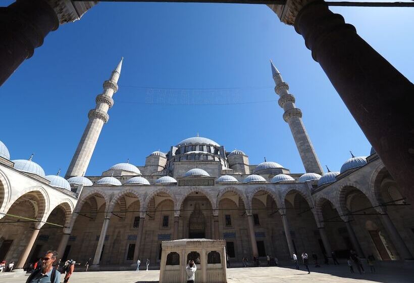 هتل Renova Turizm