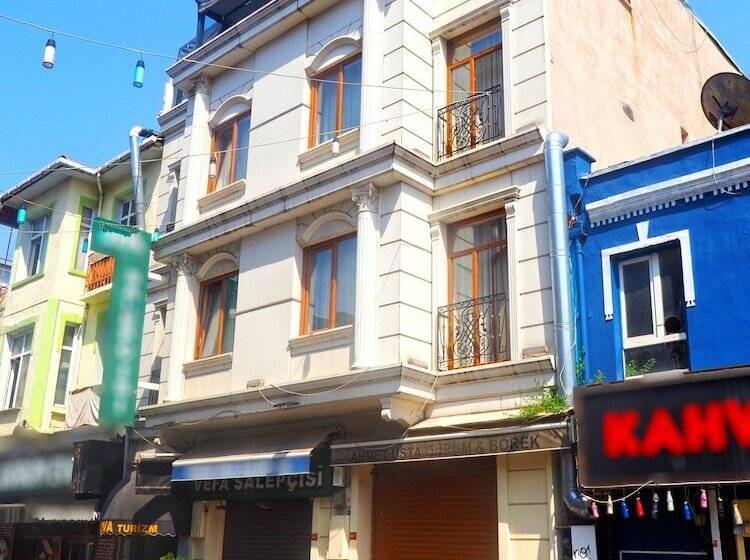 هتل Renova Turizm