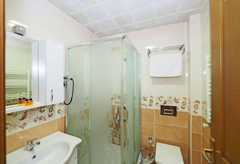 هتل Renova Turizm