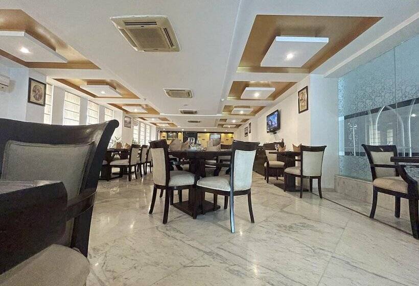 هتل Surasena Regal Vista Agra