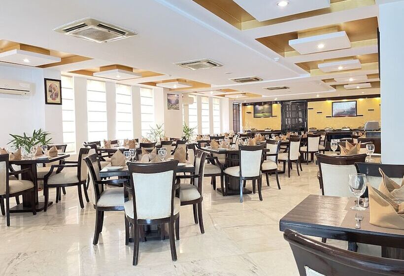 هتل Surasena Regal Vista Agra