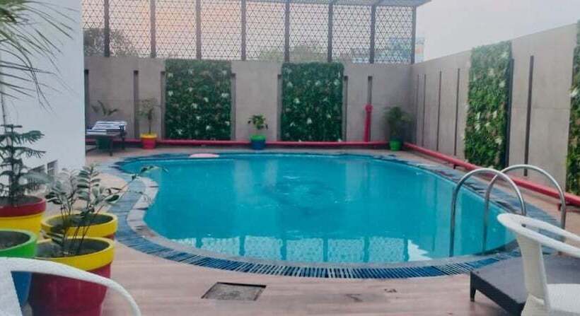 هتل Surasena Regal Vista Agra