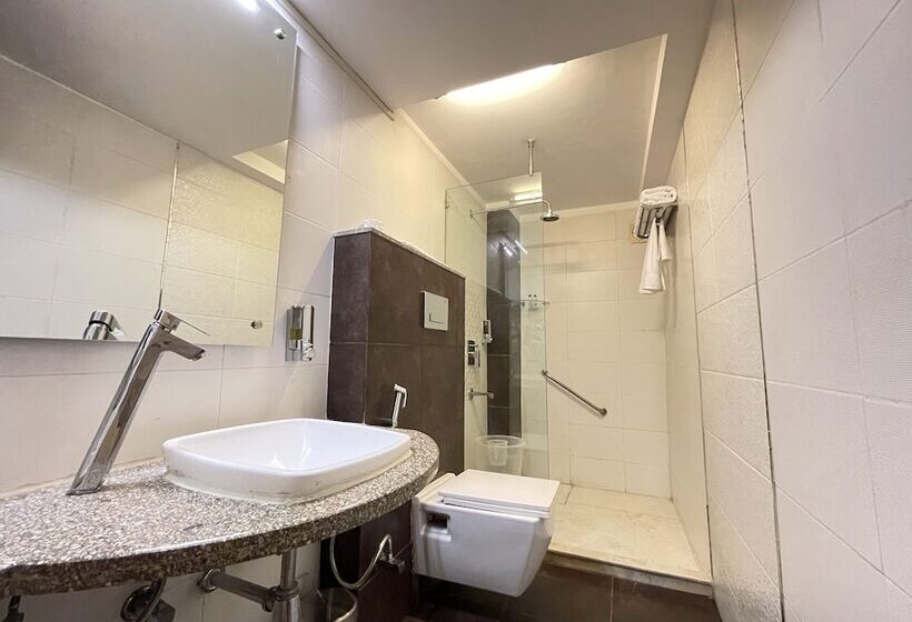 هتل Surasena Regal Vista Agra