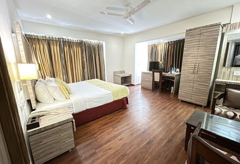 هتل Surasena Regal Vista Agra