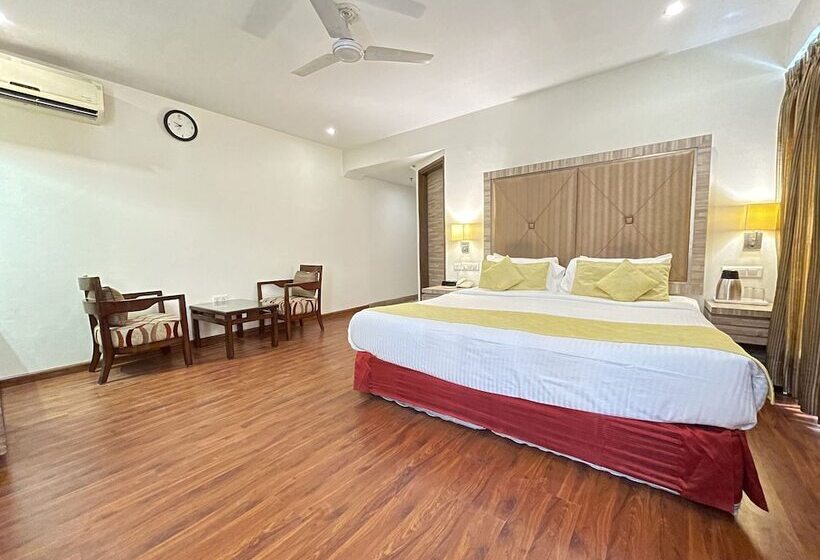 هتل Surasena Regal Vista Agra