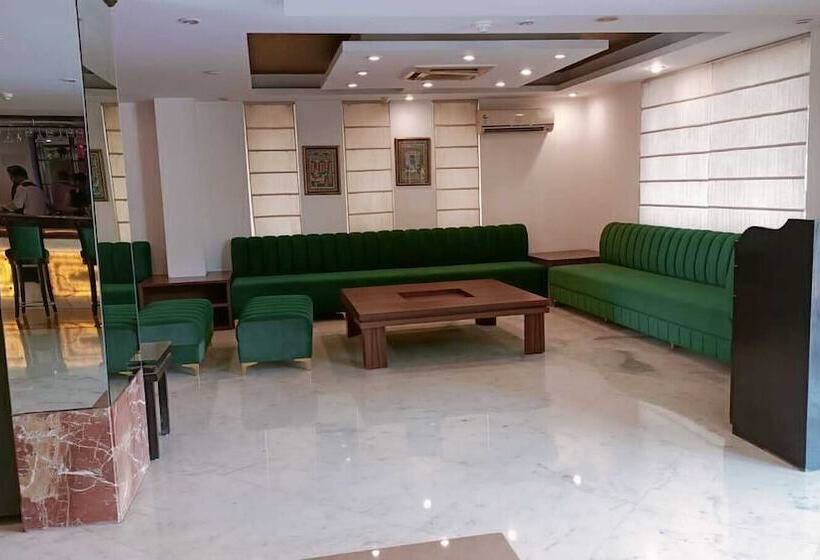 هتل Surasena Regal Vista Agra