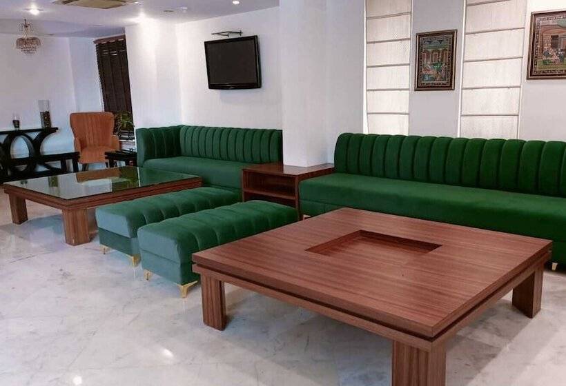 هتل Surasena Regal Vista Agra