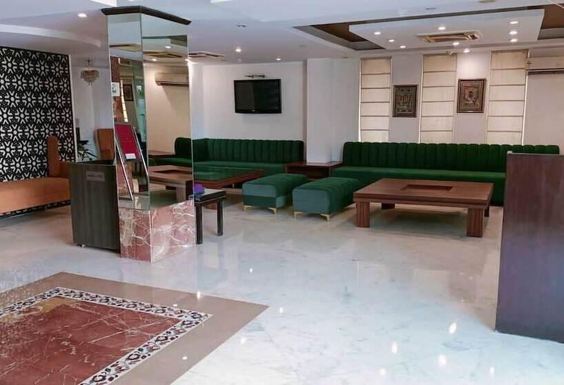 هتل Surasena Regal Vista Agra