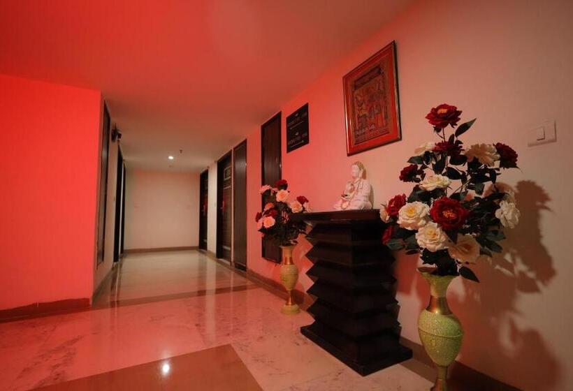 هتل Surasena Regal Vista Agra