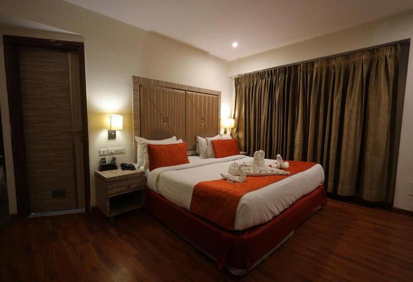 هتل Surasena Regal Vista Agra