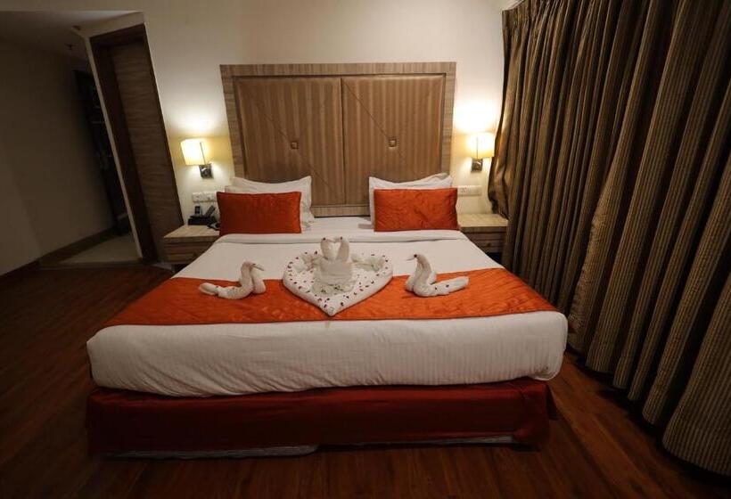 هتل Surasena Regal Vista Agra