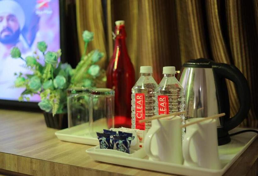 هتل Surasena Regal Vista Agra