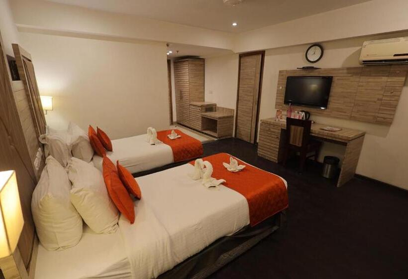 هتل Surasena Regal Vista Agra