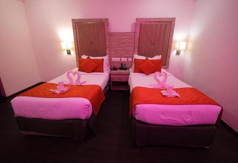 هتل Surasena Regal Vista Agra