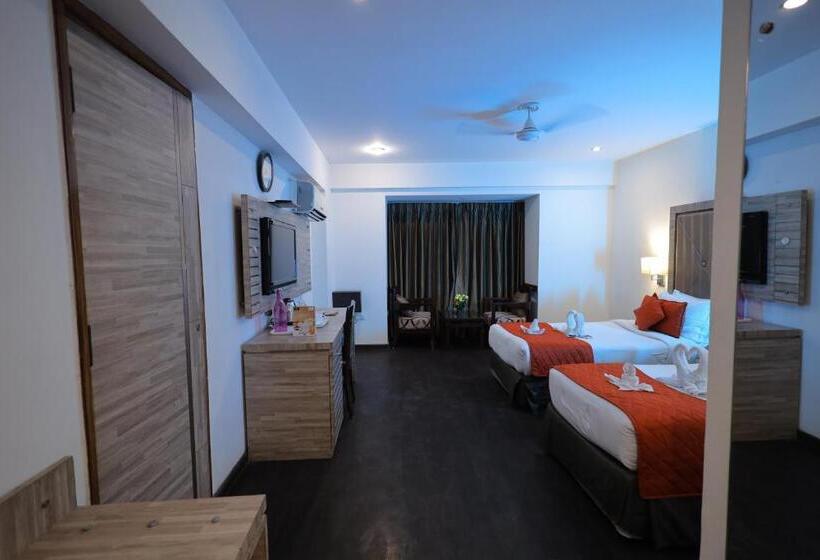 هتل Surasena Regal Vista Agra