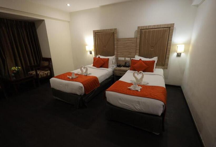 هتل Surasena Regal Vista Agra