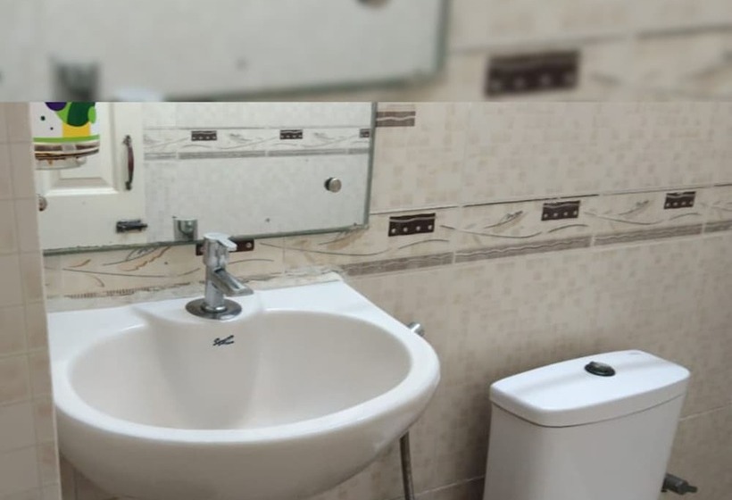 هتل The Altruist Business Stays