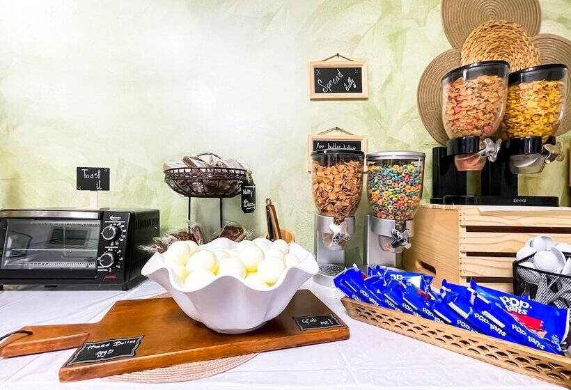 Отель The Clevelander