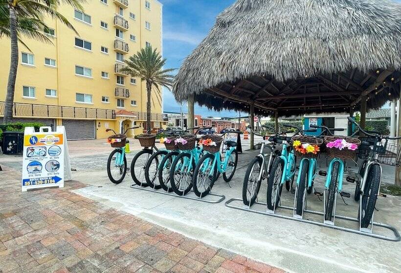 Отель The Clevelander