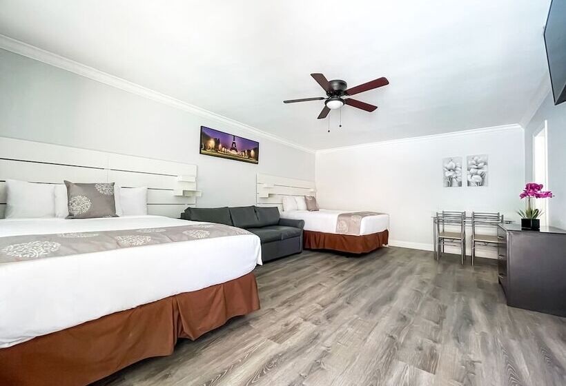 Отель The Clevelander