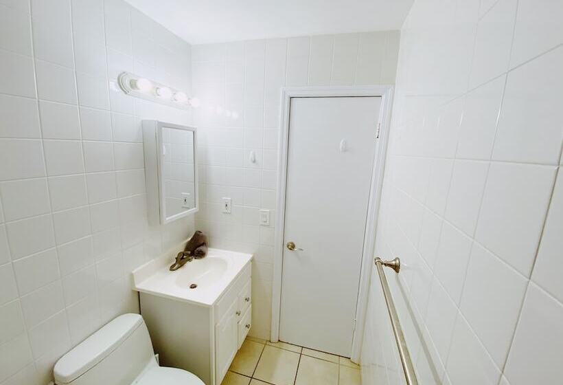 ホテル The Jasmine Apartments By Lowkl