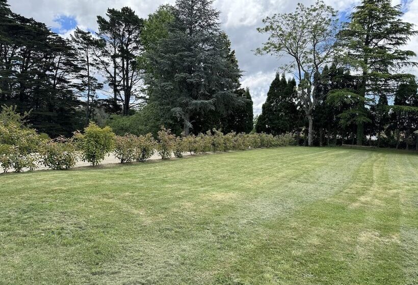 בית מלון כפרי The Nunnery And Spa At Brightlands