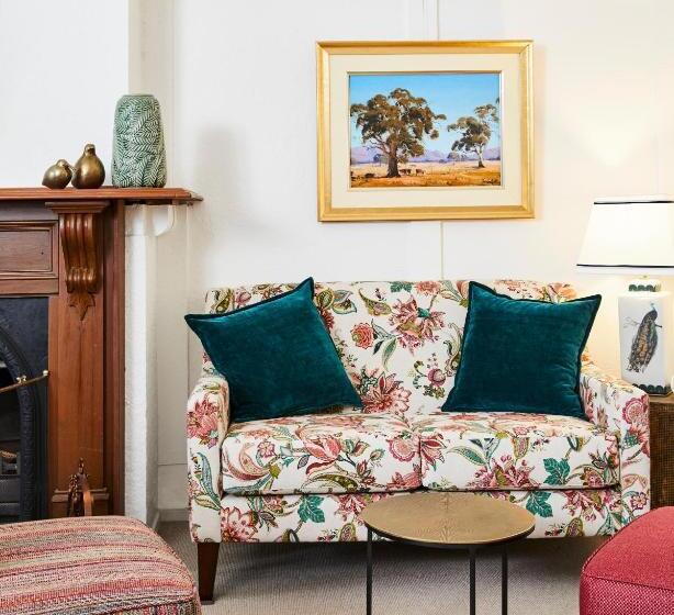 בית מלון כפרי The Nunnery And Spa At Brightlands