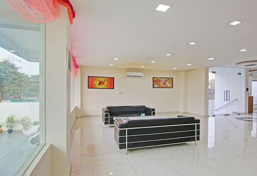 호텔 Treebo Amaya Inn Sector 72