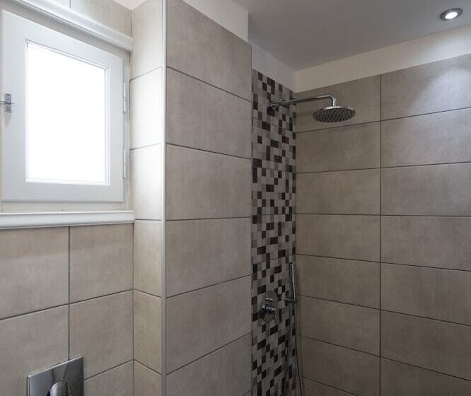 Отель White Lily Suites & Lofts Adults Only 16 Plus