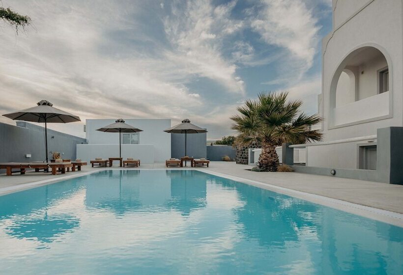 Отель White Lily Suites & Lofts Adults Only 16 Plus