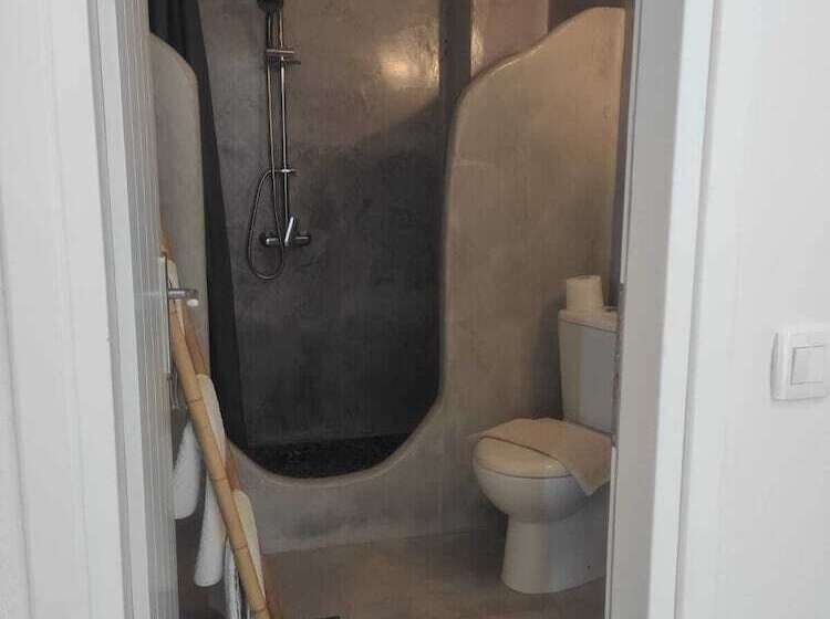 호텔 White Lily Suites & Lofts Adults Only 16 Plus