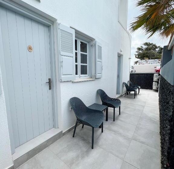 Отель White Lily Suites & Lofts   Adults Only 16 Plus