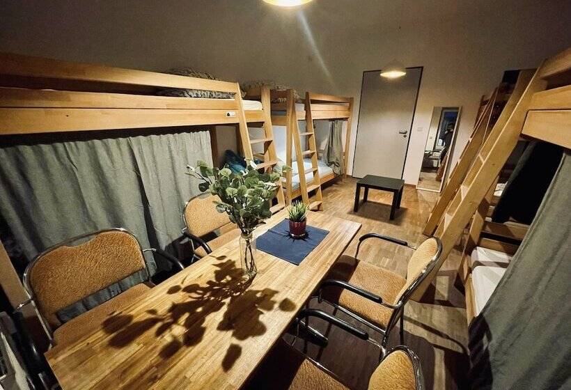 Jc&blue Guesthouse   Hostel