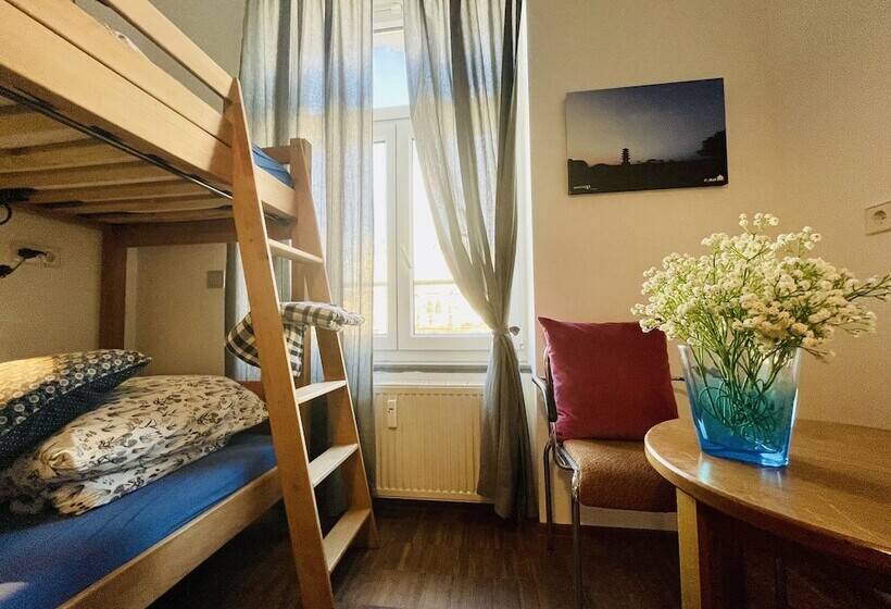 Jc&blue Guesthouse   Hostel