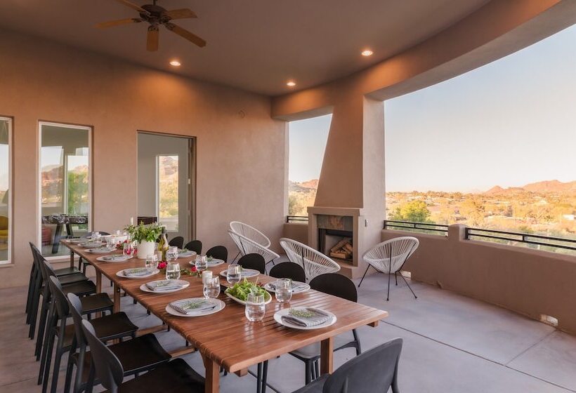 Julep By Avantstay Stylish 9 Br Estate W/ Mid Century Modern Decor