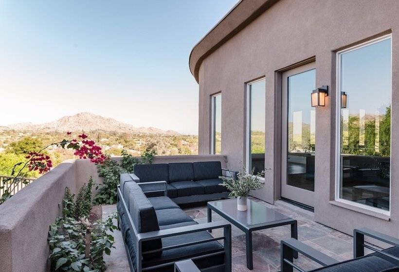 Julep By Avantstay Stylish 9 Br Estate W/ Mid Century Modern Decor