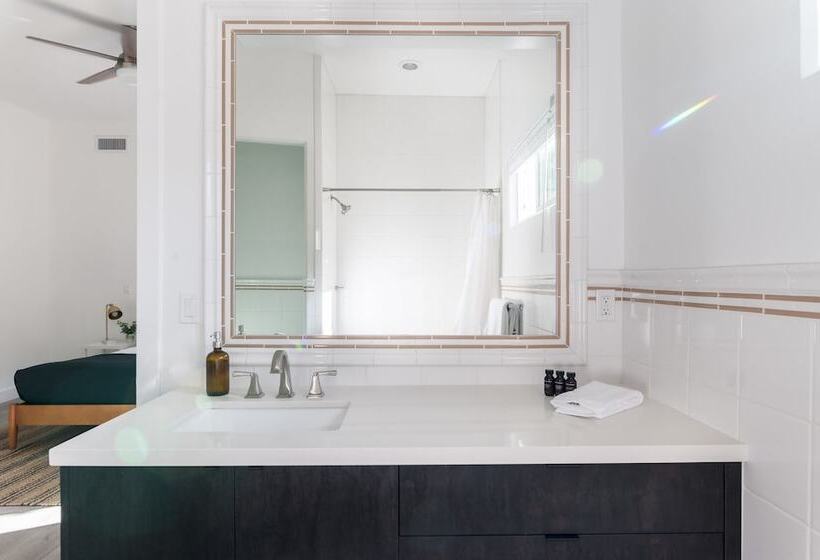 Julep By Avantstay Stylish 9 Br Estate W/ Mid Century Modern Decor