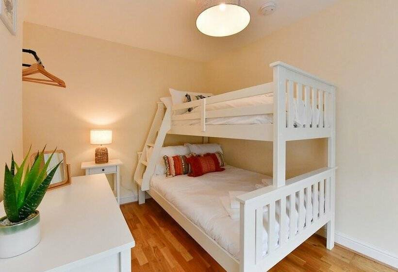 Just Stay Wales   Castle Square Cottage